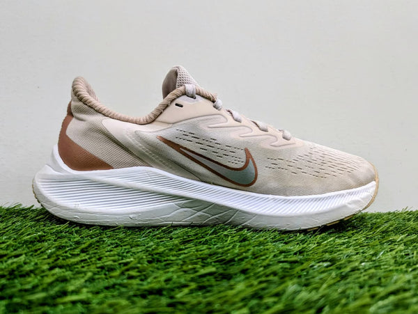 Nike Zoom Winflo - Premium Running Shoes for Men & Women